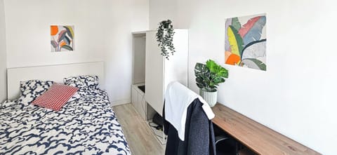 Apartment | 1 bedroom, laptop workspace, iron/ironing board