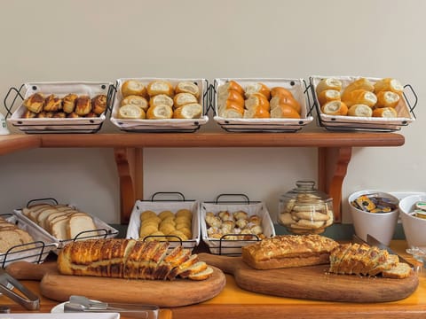Free daily buffet breakfast