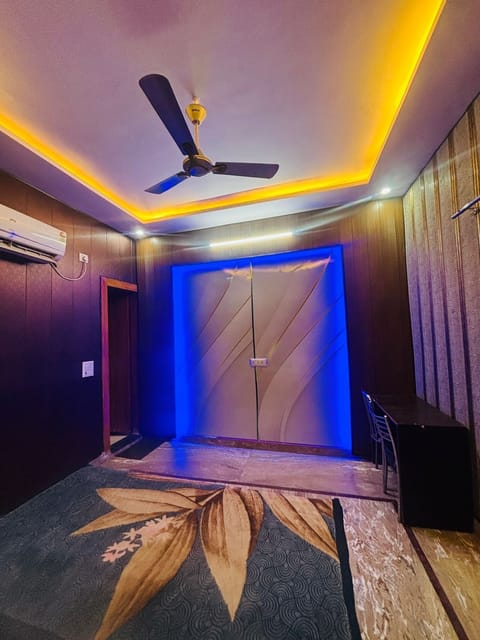 Superior Room | Desk, rollaway beds, free WiFi, bed sheets