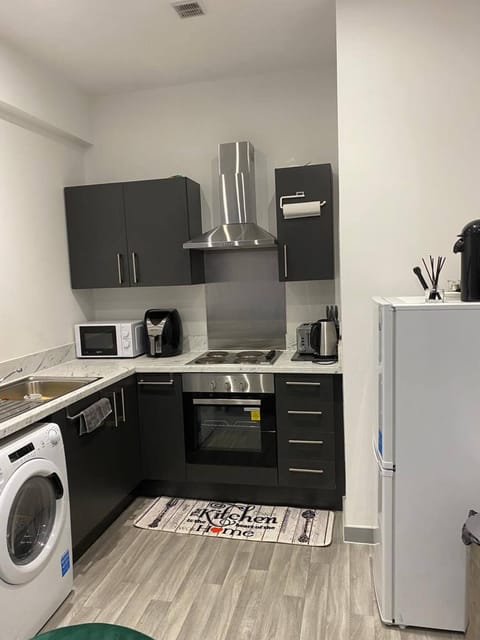 Apartment, 1 Bedroom, Accessible, Balcony | Laundry