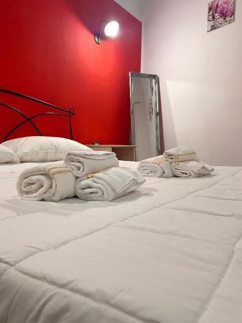 Deluxe Double Room | Iron/ironing board, free WiFi, wheelchair access