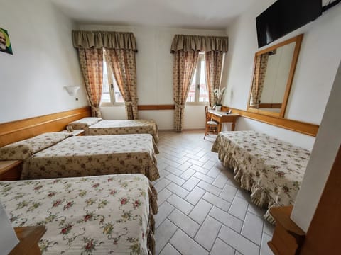 Quadruple Room, Multiple Beds, Air conditioning | Bed sheets