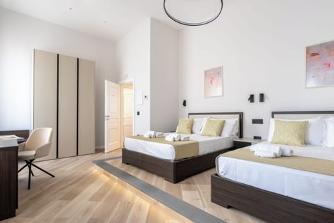 Deluxe Double Room | Desk, laptop workspace, free WiFi