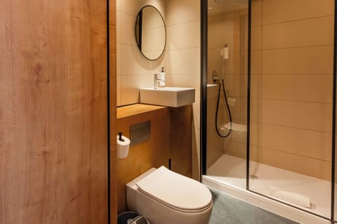 Standard Twin Room | Bathroom