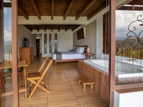 Deluxe Room, 1 King Bed, Jetted Tub | Bed sheets