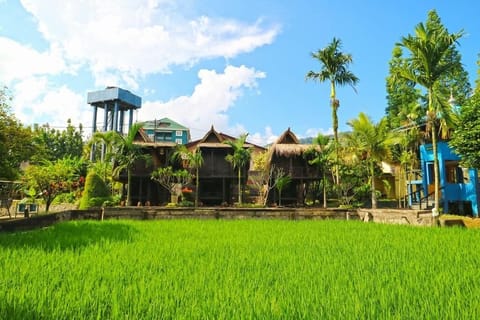 Saung | Free WiFi, bed sheets