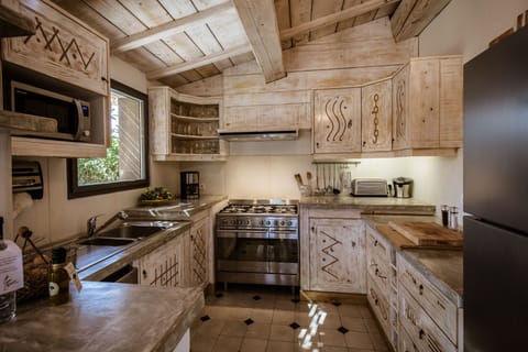 Luxury Villa (6 persons - 5 minutes away from hotel) | Private kitchen