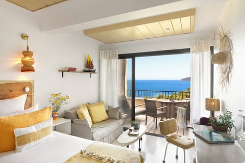 Superior Room, Terrace, Sea View | Premium bedding, in-room safe, blackout drapes, free WiFi