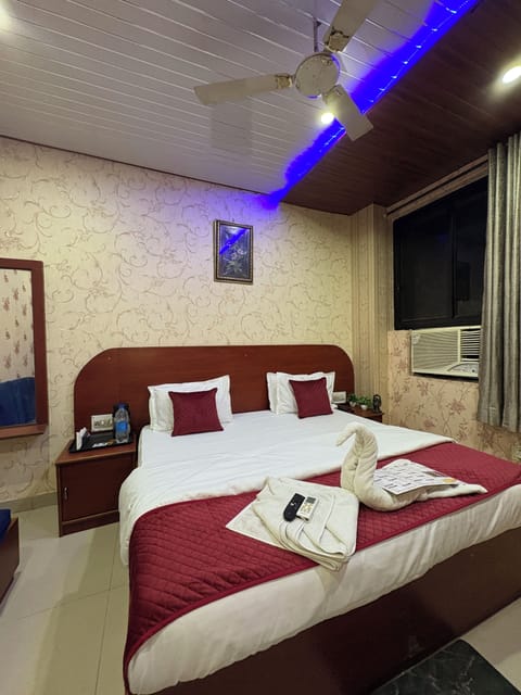 Deluxe Room | Rollaway beds, free WiFi, bed sheets