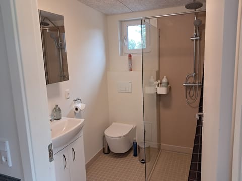 Standard Studio, Garden View | Bathroom