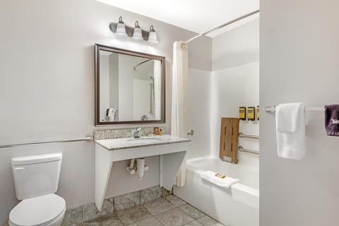 Suite, Multiple Beds, Accessible, Non Smoking (Bathtub) | Bathroom | Combined shower/tub, free toiletries, hair dryer, towels