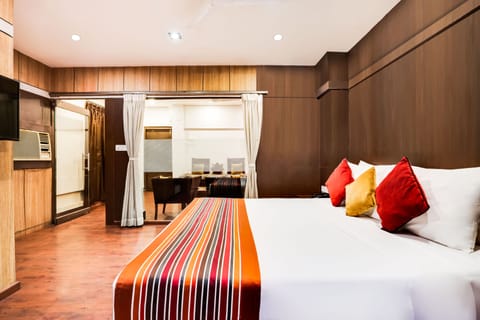 Suite | Desk, soundproofing, free WiFi, bed sheets