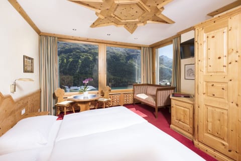 Deluxe Double Room | In-room safe, individually decorated, individually furnished, desk