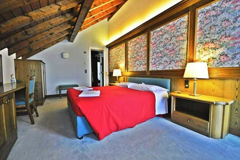 Basic Double or Twin Room, Balcony | Desk, free WiFi