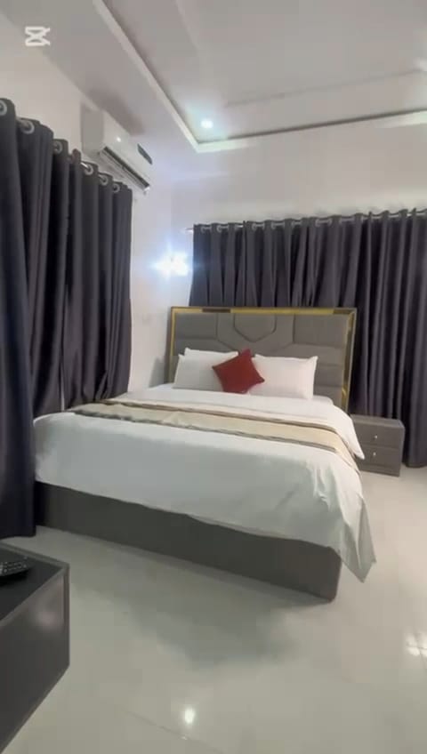 Luxury Single Room, Courtyard View | Egyptian cotton sheets, premium bedding, down comforters, free WiFi