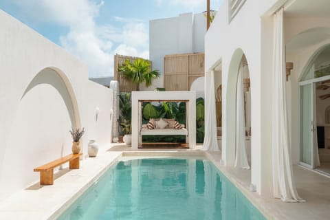 Outdoor pool, free cabanas