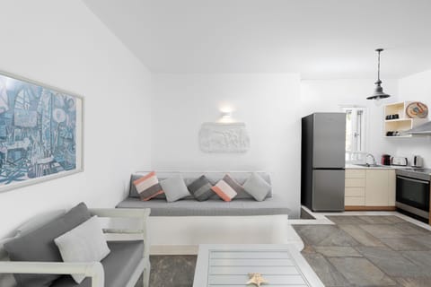 Villa 5 | on 2 levels | 96m2 | Living area | 32-inch TV with digital channels