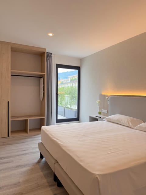 Superior Room, Balcony | Desk, laptop workspace, iron/ironing board, free WiFi