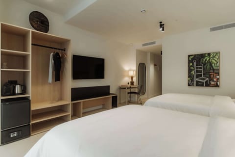 Superior Suite | Free cribs/infant beds, free WiFi, bed sheets