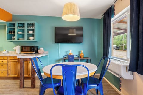 Townhome | Private kitchen | Full-size fridge, microwave, oven, stovetop