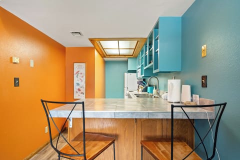 Townhome | Private kitchen | Full-size fridge, microwave, oven, stovetop