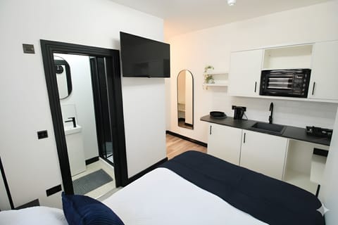 Studio | Desk, laptop workspace, free WiFi, bed sheets