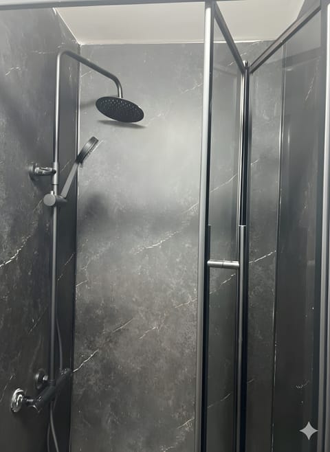 Superior Suite | Desk, laptop workspace, free WiFi, bed sheets