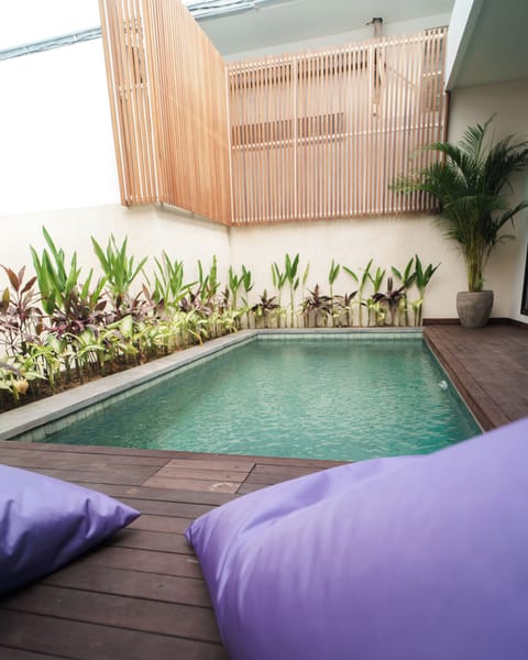 Private pool