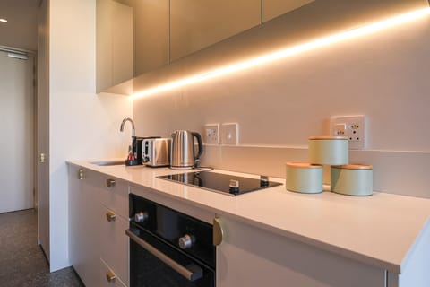 Studio | Private kitchen | Full-size fridge, microwave, oven, stovetop