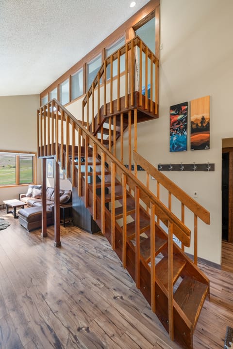 Condo, 2 Bedrooms | Interior