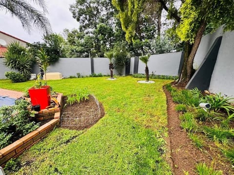 House, 2 Bedrooms, Accessible, Balcony | Garden