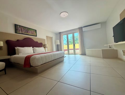 Suite, Balcony | Free WiFi
