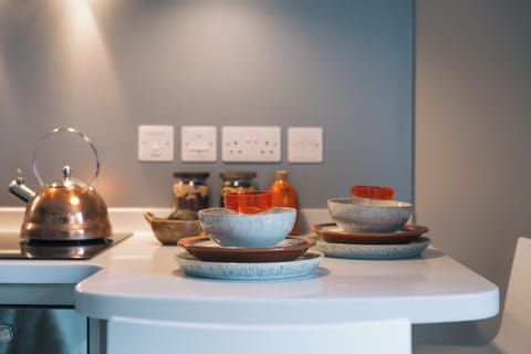 Studio, Non Smoking | In-room dining