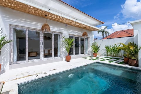 Classic Villa, 2 Bedrooms, Non Smoking, Private Pool | Terrace/patio