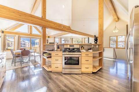 House (4 Bedrooms) | Property amenity