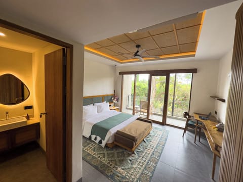 Suite, River View | In-room safe, iron/ironing board, free WiFi