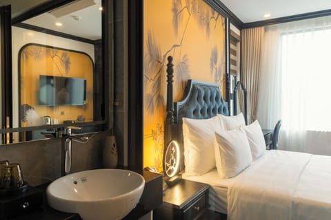 Standard Double Room, City View | Bathroom | Shower, free toiletries, bathrobes, slippers