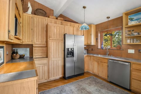 House, Mountain View | Private kitchen | Coffee/tea maker