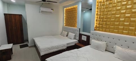 Premium Room | WiFi (free), bed sheets