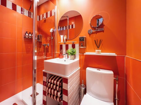 Classic Single Room | In-room safe, iron/ironing board, free WiFi