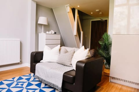 Apartment, 1 Bedroom, Non Smoking | Living area