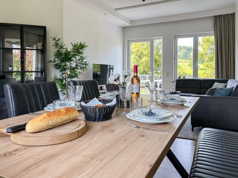 Apartment | Dining