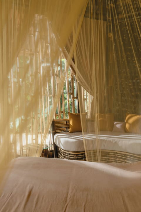 Deluxe Double Room, Balcony, Garden View | Desk, free WiFi, bed sheets