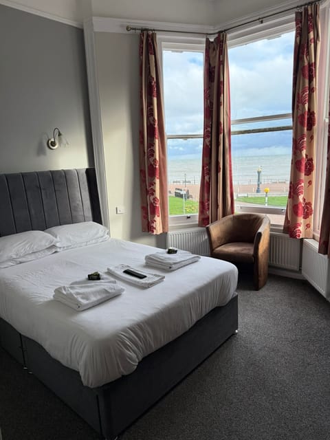Double Room, Sea View | Iron/ironing board, free WiFi, bed sheets