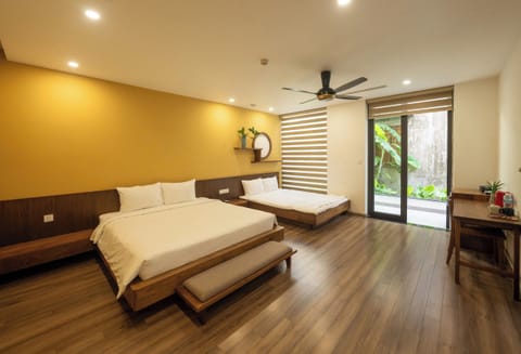 Family Double Room, City View | Desk, iron/ironing board, free WiFi, bed sheets