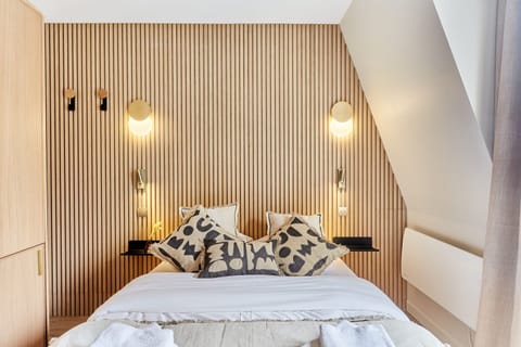 Apartment | 1 bedroom, laptop workspace, iron/ironing board, bed sheets