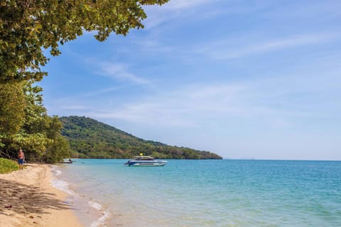 House, 2 Bedrooms, Smoking, Balcony | Beach