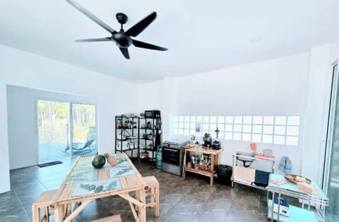 Villa, 2 Bedrooms, Smoking, Private Pool | Dining room
