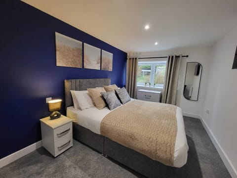 Apartment | WiFi (free), bed sheets