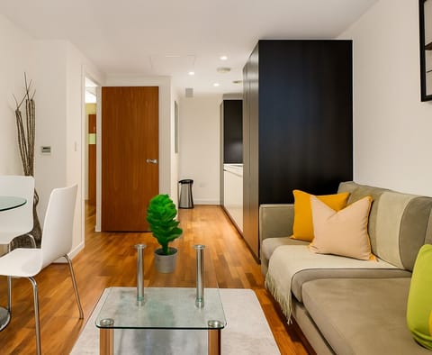 Deluxe Apartment, 1 Bedroom | Living room